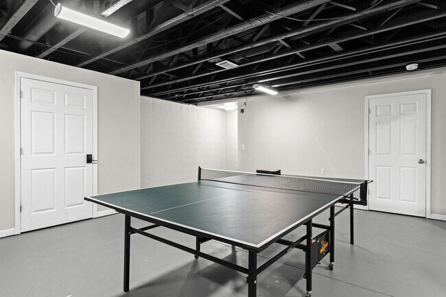 Foto del edificio - 18530 E 14 Mile Rd