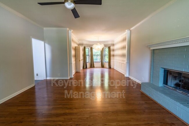 Building Photo - 4325 S Chestnut Ave