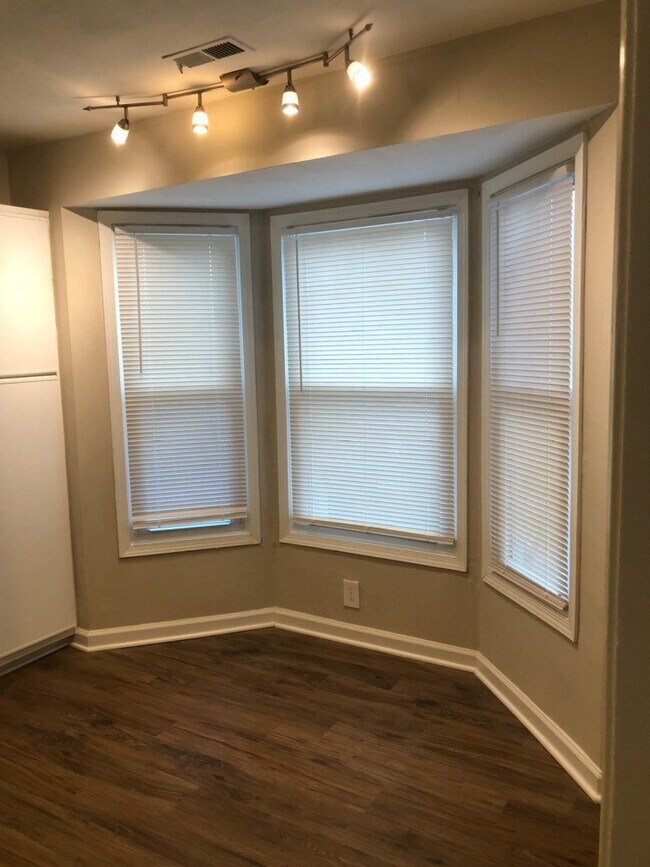 Building Photo - 3 Bedroom Townhome in Ocean Lakes