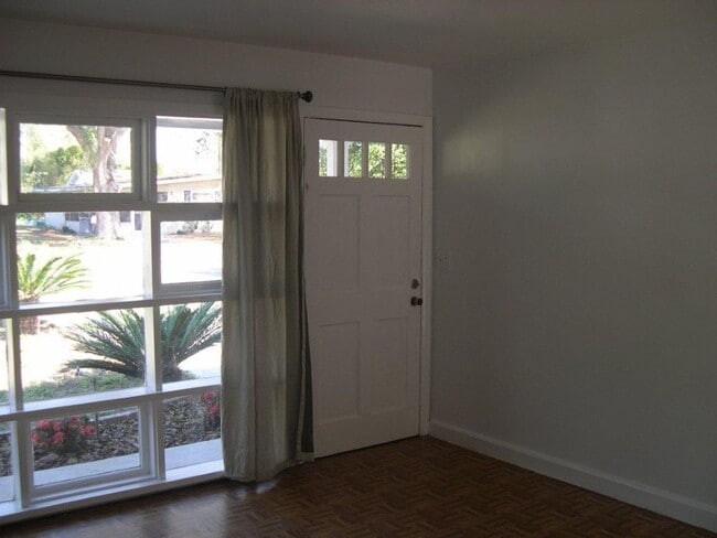 Photo - 220 Golden Days Dr House