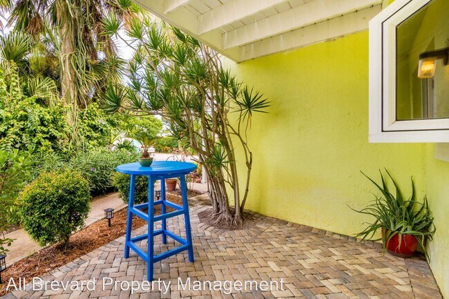 Building Photo - 2 br, 2.5 bath House - 200 Third Ave Unit C
