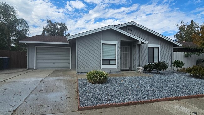 Building Photo - 814 Portugal Way
