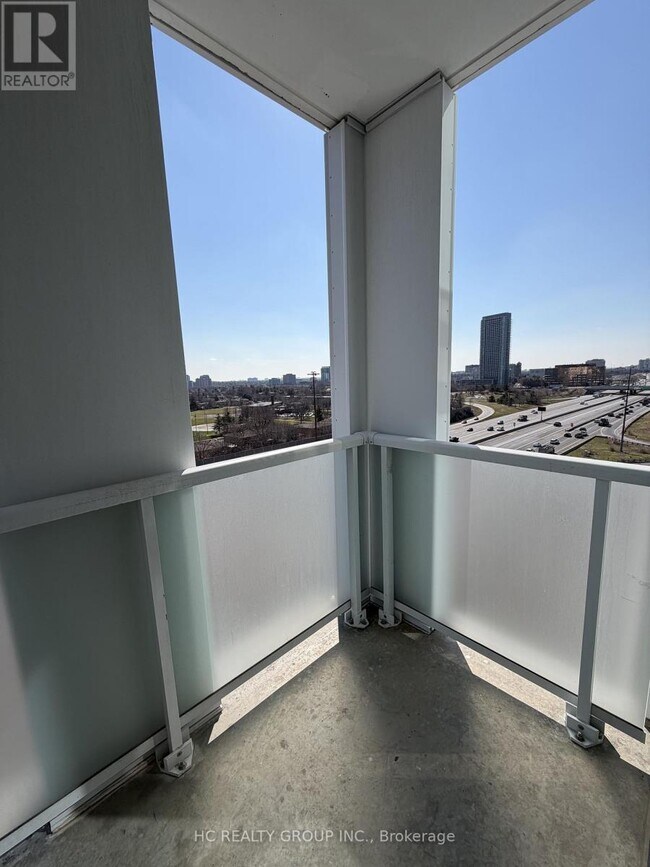 Photo du bâtiment - 188 Fairview Mall Dr