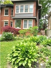 Building Photo - 220 Rose Park Dr