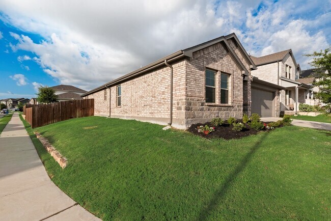 Building Photo - 2536 Peoria Dr