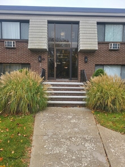 Photo - 1 Hallmark Gdns Apartment