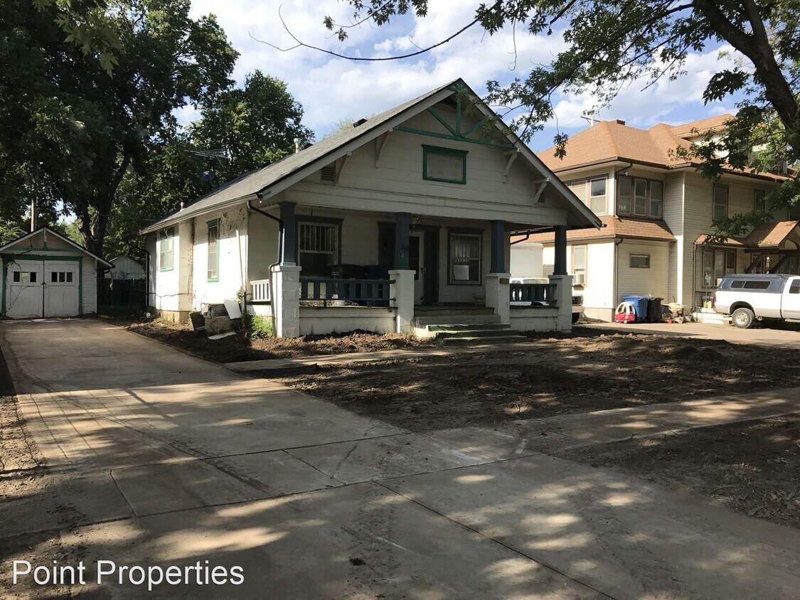 Primary Photo - 3 br, 1 bath House - 240 E Clark St