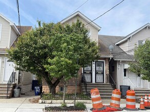 Building Photo - 905 85th St