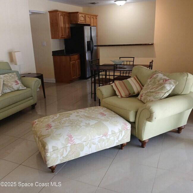 Foto del edificio - 250 N Banana River Dr