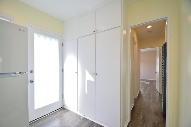 Building Photo - 4221 W 162nd St