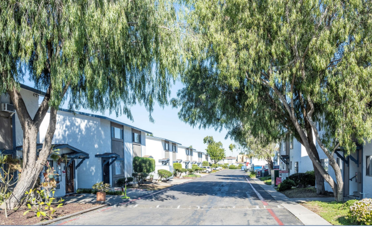 Foto principal - 2330 Grove Ave
