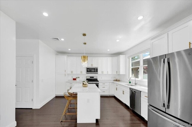 Building Photo - 12 Drake Pl