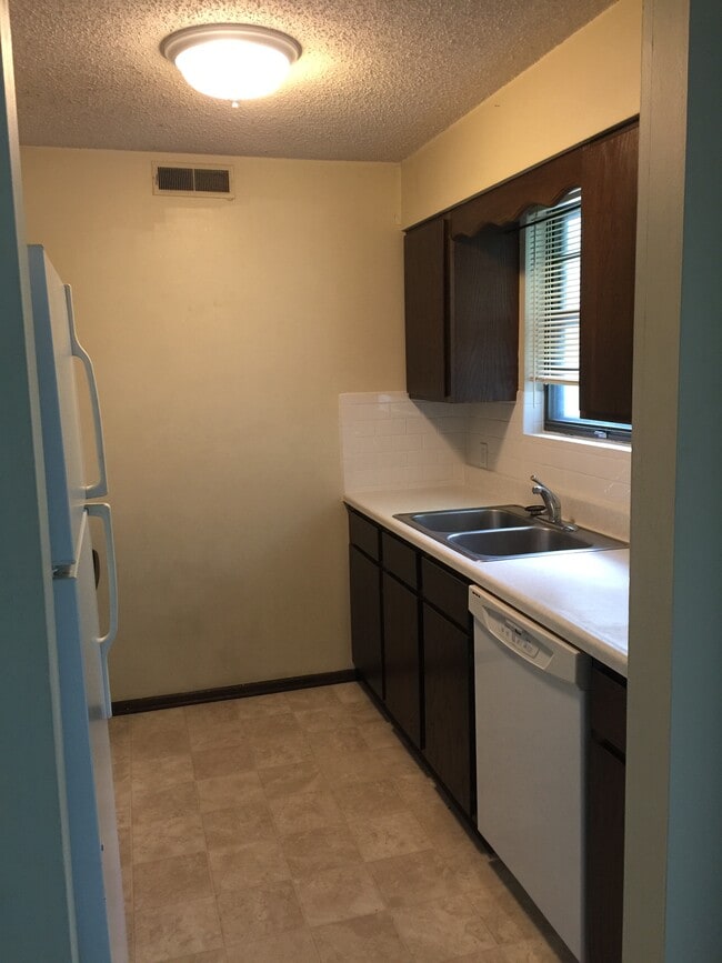 Building Photo - 1426 Beechwood Terrace