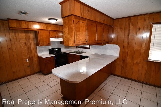 Building Photo - 3 br, 2 bath House - 1215 Woodward St.