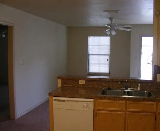 Building Photo - Willis C