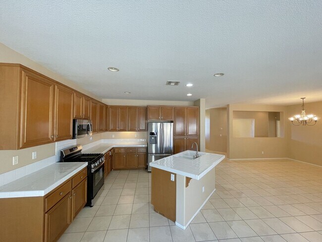 Foto del edificio - Nice Single-Story 4-Bedroom Home Available...