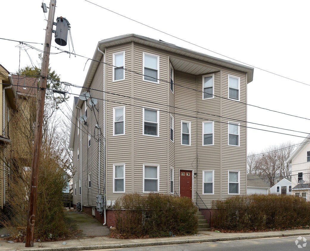 14 Holman St, Attleboro, MA 02703 Apartments in Attleboro, MA