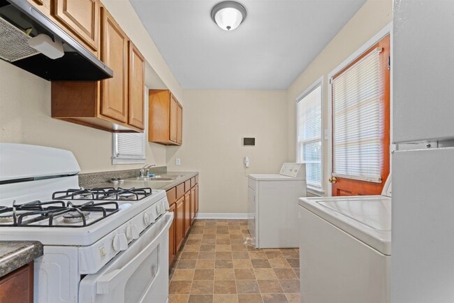 Building Photo - 4194 Fizer Ave