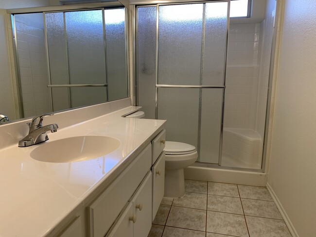 Building Photo - 3115 Crowne Dr