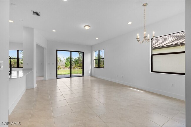 Foto del edificio - 5693 Cassidy Ln