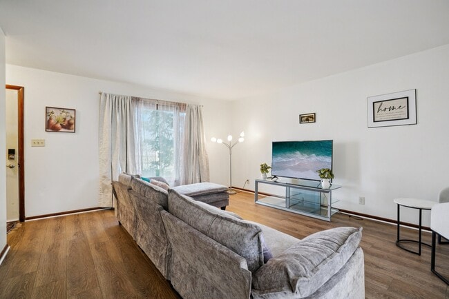 Building Photo - 10783 W Appleton Ave