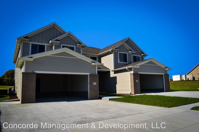 Building Photo - 7645 Greycliff Dr