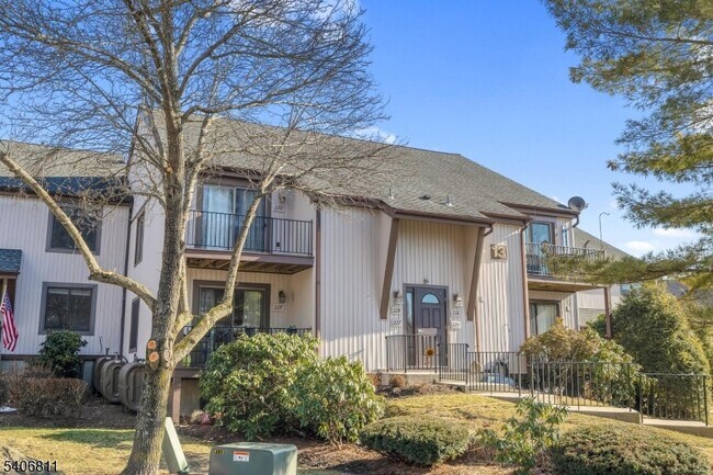 Building Photo - 13228 Dell Pl