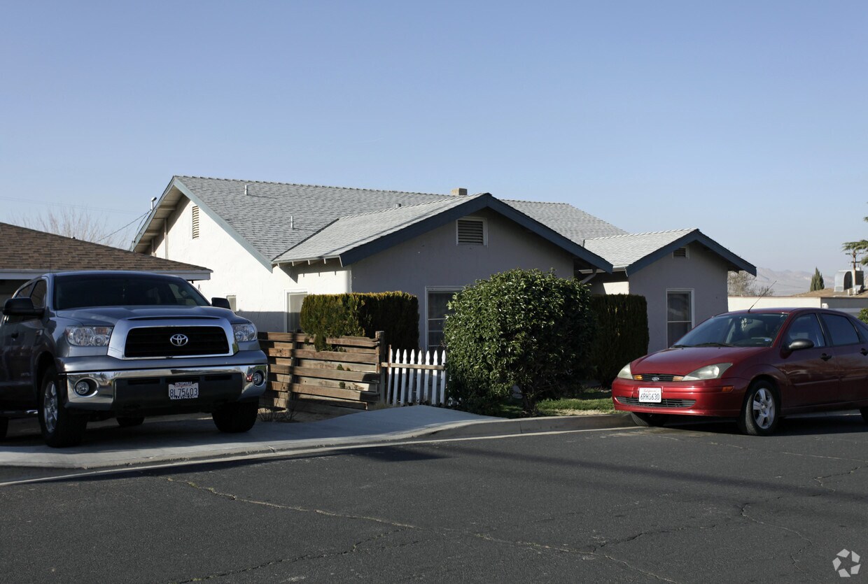 Foto principal - 15558-15574 1/2 10th St