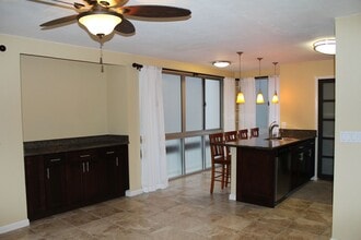 Building Photo - 431 Nahua St