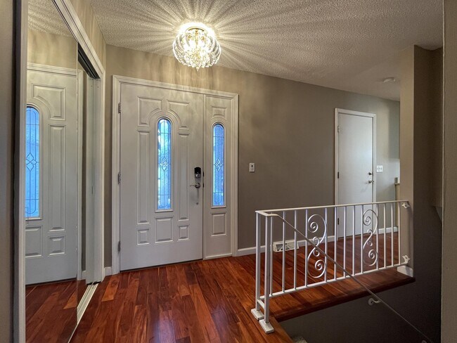 Building Photo - 2425 Idlewild Dr