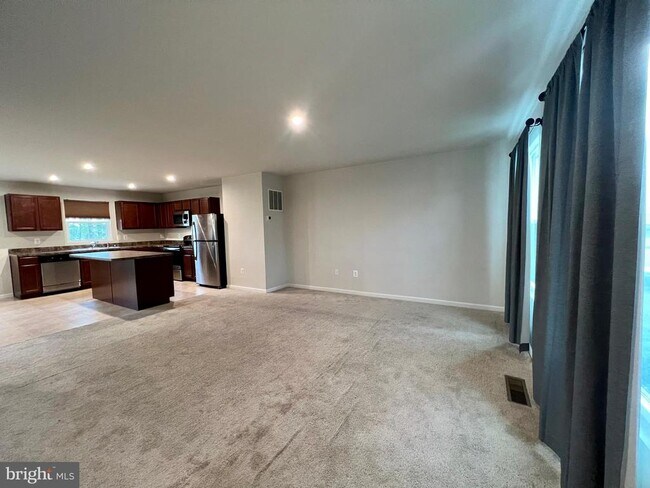 Foto del edificio - 255 Severna Pkwy
