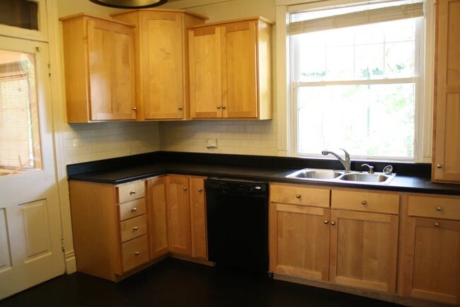 Foto del edificio - 440 E 2nd St