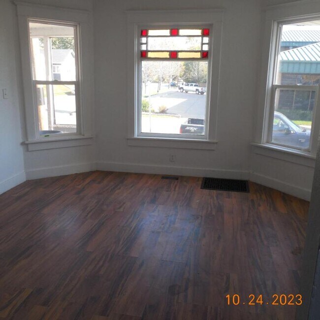 Foto del edificio - 618 Cedar St