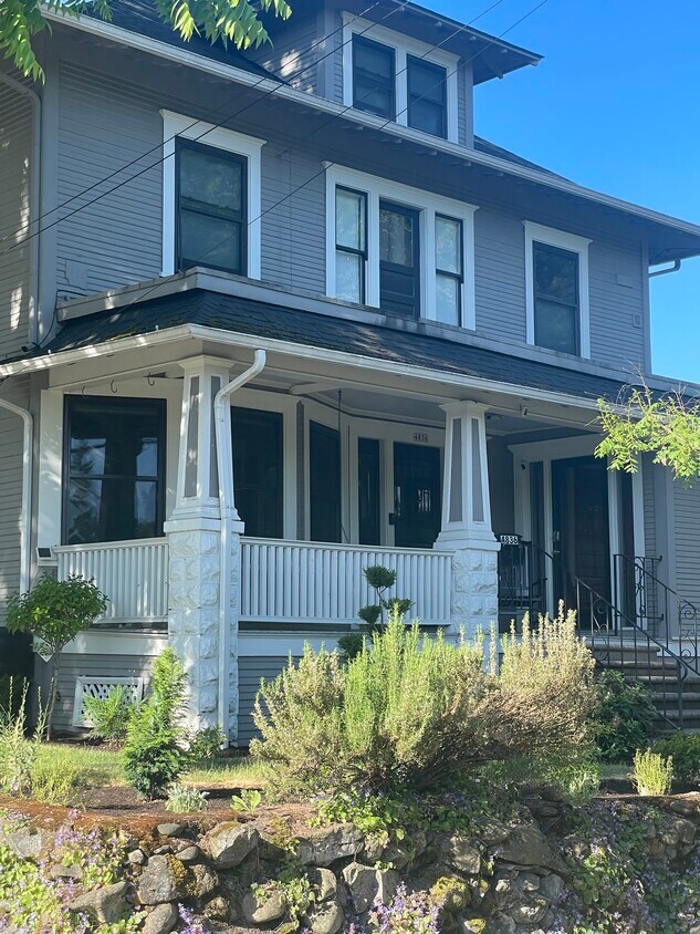 Primary Photo - 4836 SE Franklin St