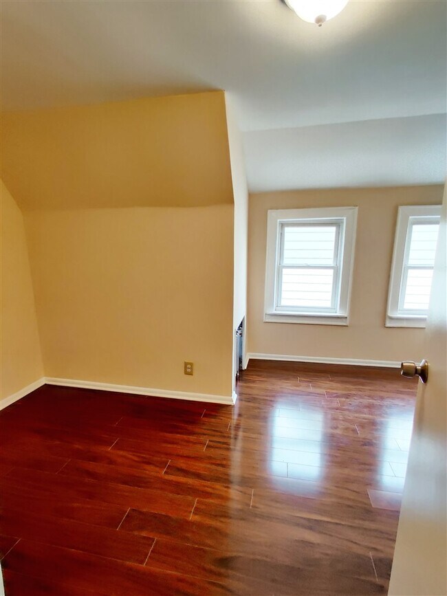 Foto del edificio - 57 Overlook Ave