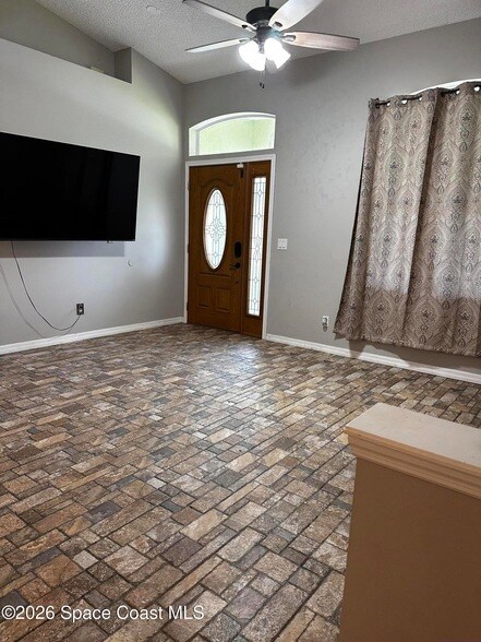Foto del edificio - 283 Umber St NW