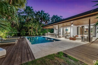 Building Photo - 2415 San Domingo St