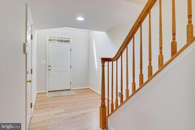 Foto del edificio - 4037 Fairfax Center Hunt Trail