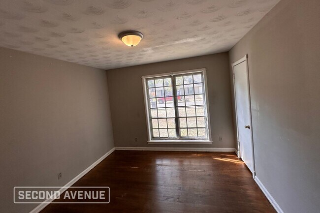 Building Photo - 4810 Summerlane Ave