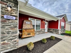 Building Photo - 806 Pierson Rd