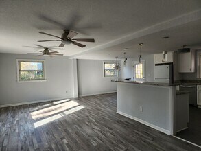 Building Photo - 2550 Reagan Ave