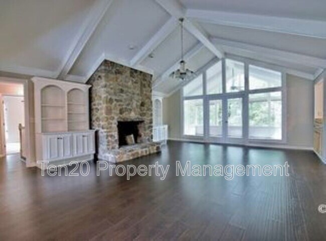 Building Photo - 4720 Shenandoah Ct