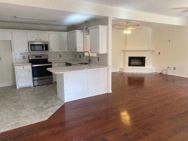 Foto del edificio - 3 bed 2 bath - Frenship ISD