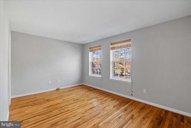 Foto del edificio - 2146 Golf Course Dr