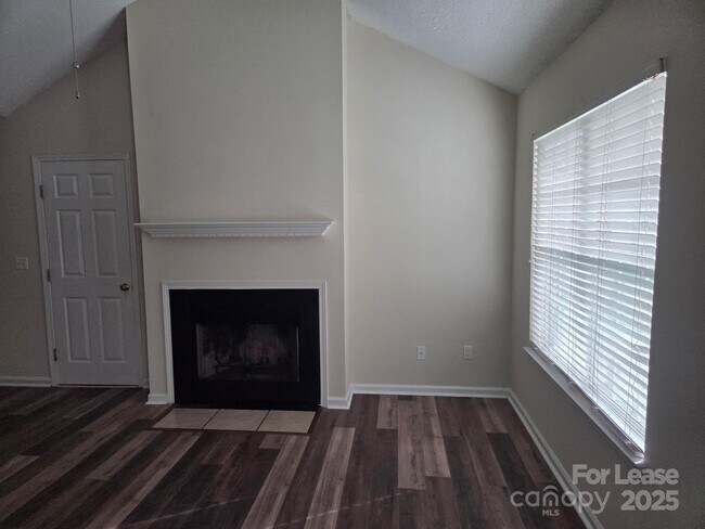Building Photo - 437 Cedarcroft Dr