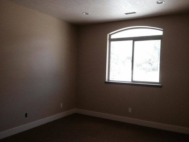 Building Photo - 641 S 350 E #K203
