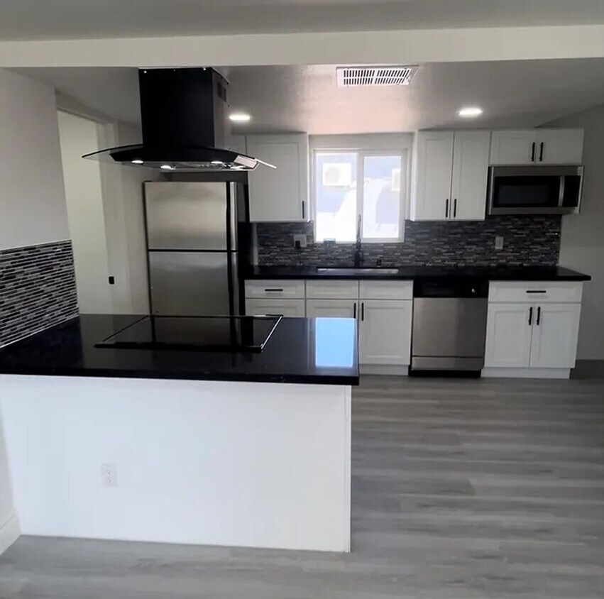 Foto principal - Modern Living! All-New Remodel with LED Li...