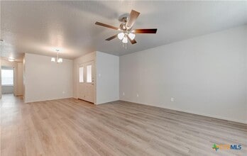 Building Photo - 601 Lost Trl