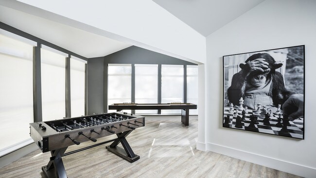 Sala de juegos para residentes con tejo y futbolín. - Autumn Columbia