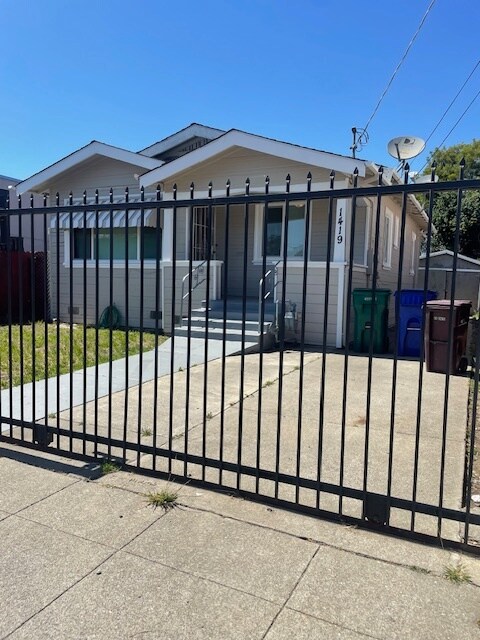 Primary Photo - 1419 84th Ave